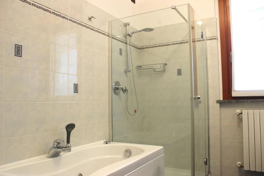 Parking + Balcony Accogliente Bilocale Appartamento