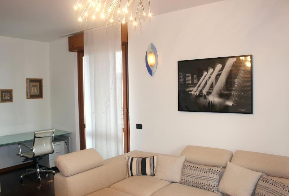 Parking + Balcony Accogliente Bilocale