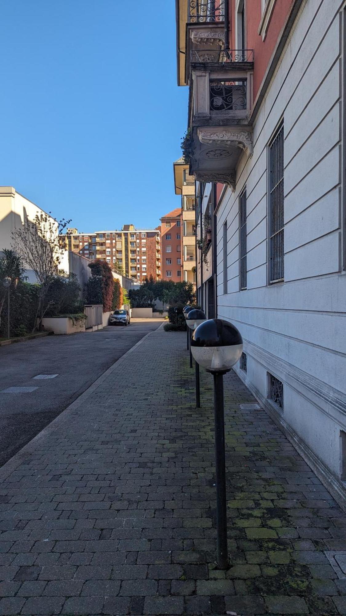 Parking + Balcony Accogliente Bilocale